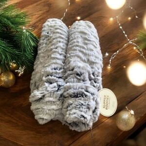 Slipper booties furry soft gray S-M 6/7 New with tags grippers on bottom…